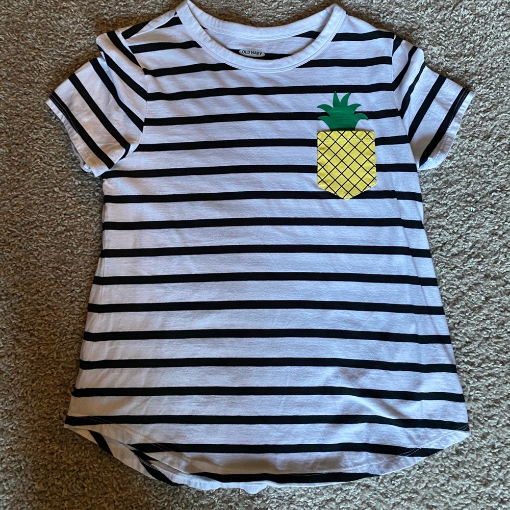Old navy pineapple tee